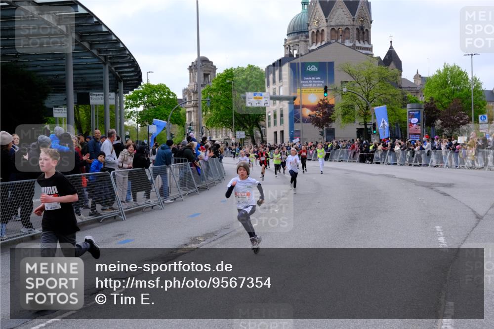 25.04.2026 - Das Zehntel Tim E. http://msf.ph/oto/9567354 25.04.2026 08:48:47 Ziel 1727, 2153, 2993, 3043, 3223, 3238, 3252, 3551, 3563, 3670 meine-sportfotos.de