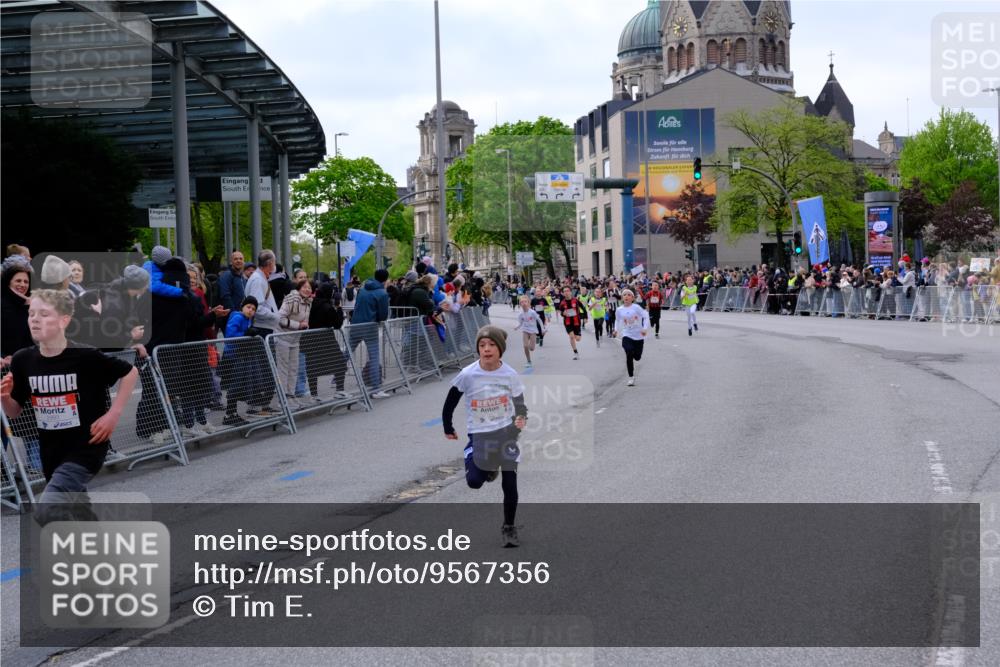 25.04.2026 - Das Zehntel Tim E. http://msf.ph/oto/9567356 25.04.2026 08:48:47 Ziel 1727, 2153, 2993, 3043, 3223, 3238, 3252, 3551, 3563, 3670 meine-sportfotos.de