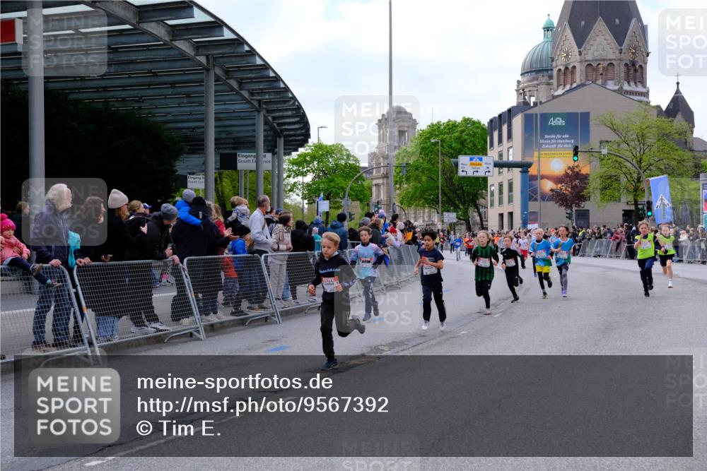 25.04.2026 - Das Zehntel Tim E. http://msf.ph/oto/9567392 25.04.2026 08:49:03 Ziel 1327, 1721, 1797, 1844, 1885, 2263, 2276, 2291, 2309, 3103, 3221, 3233, 3250, 3716, 3976, 4012, 4026 meine-sportfotos.de
