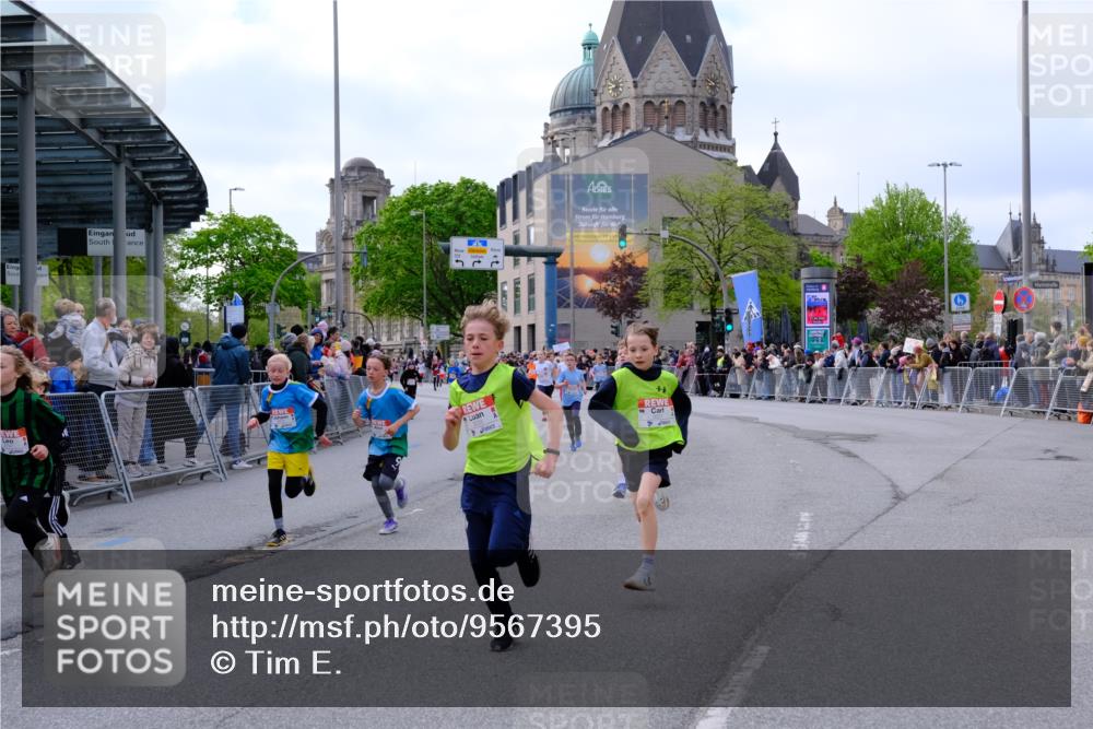 25.04.2026 - Das Zehntel Tim E. http://msf.ph/oto/9567395 25.04.2026 08:49:05 Ziel 1199, 1327, 1721, 1797, 1844, 2276, 2291, 3103, 3221, 3233, 3250, 3716, 3976, 4012, 4026 meine-sportfotos.de