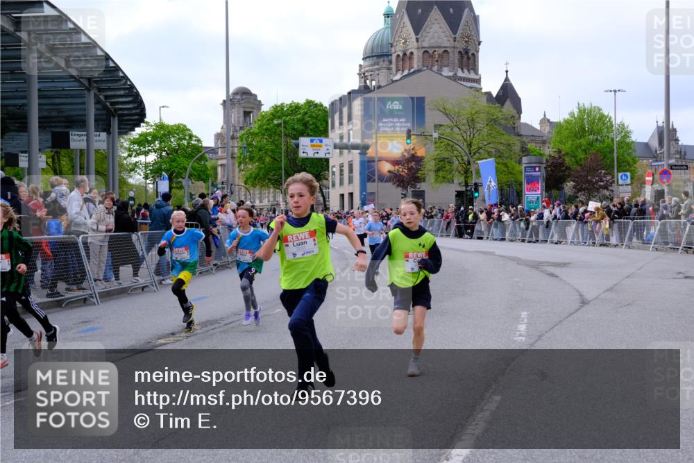 25.04.2026 - Das Zehntel Tim E. http://msf.ph/oto/9567396 25.04.2026 08:49:05 Ziel 1199, 1327, 1721, 1797, 1844, 2276, 2291, 3103, 3221, 3233, 3250, 3716, 3976, 4012, 4026 meine-sportfotos.de