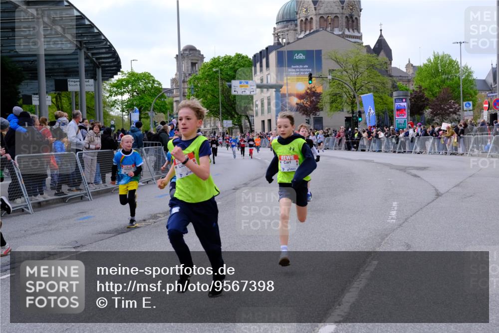 25.04.2026 - Das Zehntel Tim E. http://msf.ph/oto/9567398 25.04.2026 08:49:05 Ziel 1199, 1327, 1721, 1797, 1844, 2276, 2291, 3103, 3221, 3233, 3250, 3716, 3976, 4012, 4026 meine-sportfotos.de