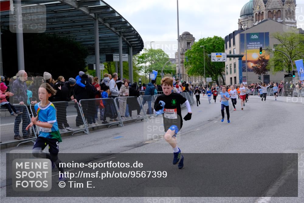 25.04.2026 - Das Zehntel Tim E. http://msf.ph/oto/9567399 25.04.2026 08:49:06 Ziel 1199, 1327, 1721, 1797, 1844, 2276, 2291, 2898, 2900, 3103, 3221, 3233, 3716, 3976, 4012, 4026 meine-sportfotos.de