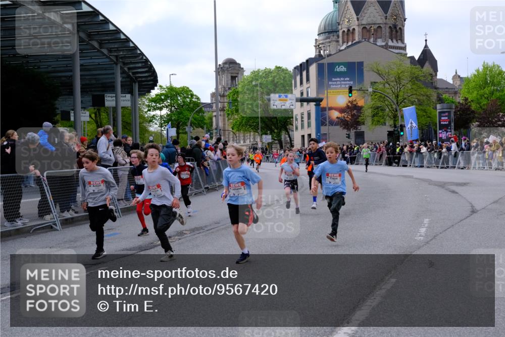 25.04.2026 - Das Zehntel Tim E. http://msf.ph/oto/9567420 25.04.2026 08:49:12 Ziel 1023, 1026, 1186, 1199, 1208, 1721, 1797, 1844, 1870, 2157, 2167, 2339, 2898, 2900, 3221, 3233, 3400, 3406, 3588, 3598, 3599, 3976, 4012, 4026 meine-sportfotos.de