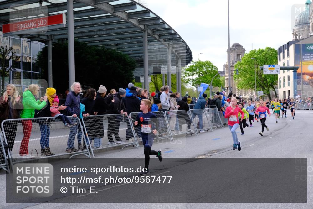 25.04.2026 - Das Zehntel Tim E. http://msf.ph/oto/9567477 25.04.2026 08:49:25 Ziel 1151, 1153, 1219, 1312, 1408, 1856, 2172, 2176, 2788, 2811, 2910, 3169, 3176, 4007, 4010, 4050 meine-sportfotos.de