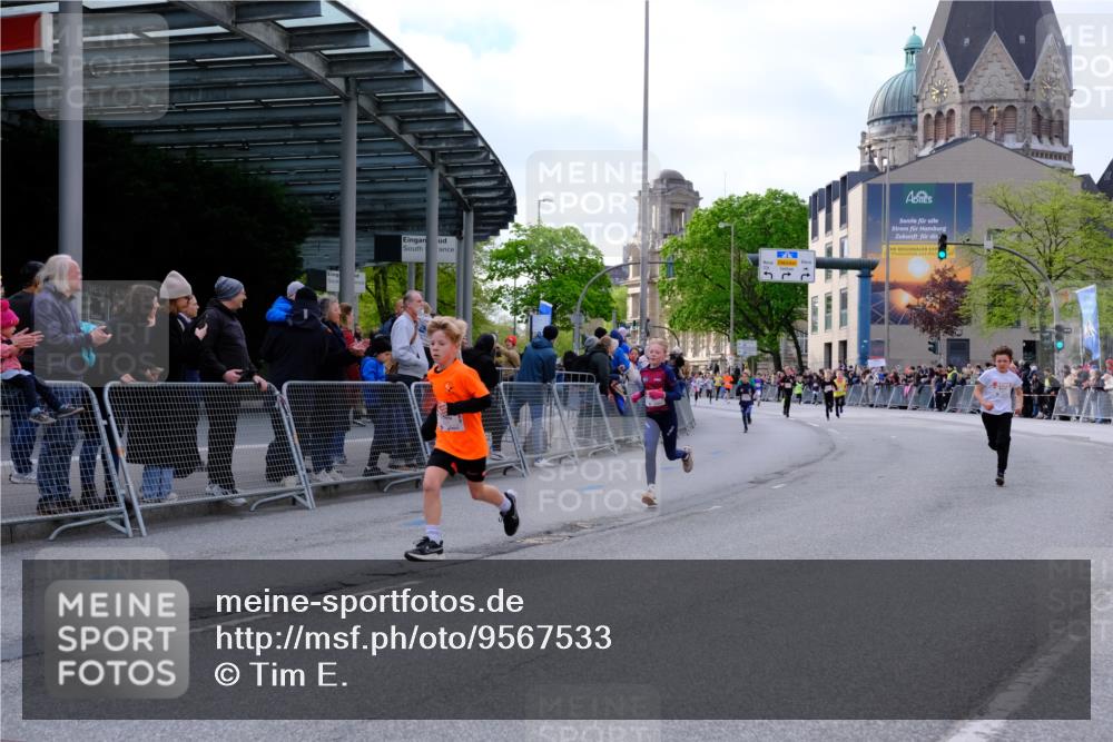 25.04.2026 - Das Zehntel Tim E. http://msf.ph/oto/9567533 25.04.2026 08:49:42 Ziel 1470, 1791, 1792, 1795, 2062, 2168, 2175, 2647, 2676, 2782, 3204, 3569, 3597, 4013, 4039, 4059 meine-sportfotos.de