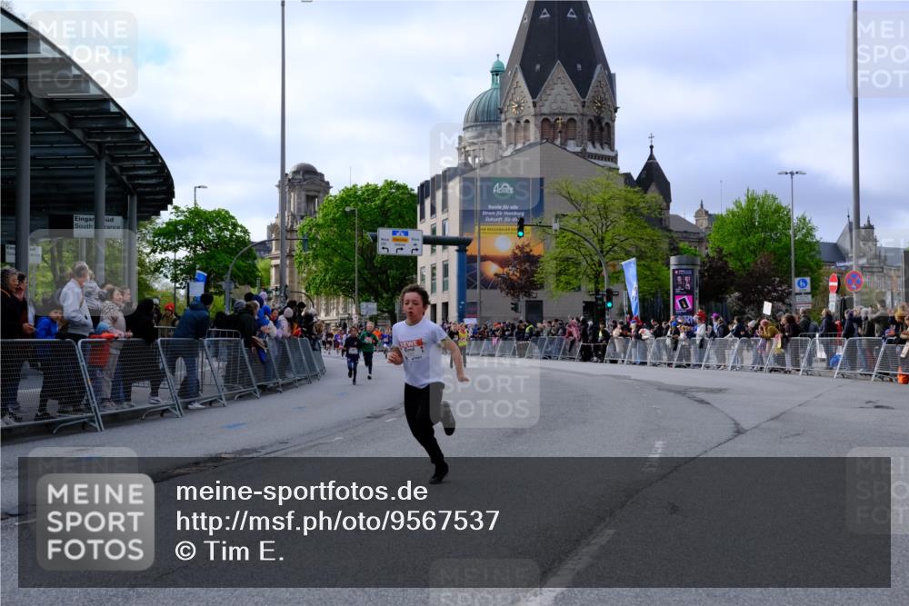 25.04.2026 - Das Zehntel Tim E. http://msf.ph/oto/9567537 25.04.2026 08:49:44 Ziel 1791, 1792, 2647, 2676, 3204, 3569, 3597, 4013, 4039, 4059 meine-sportfotos.de