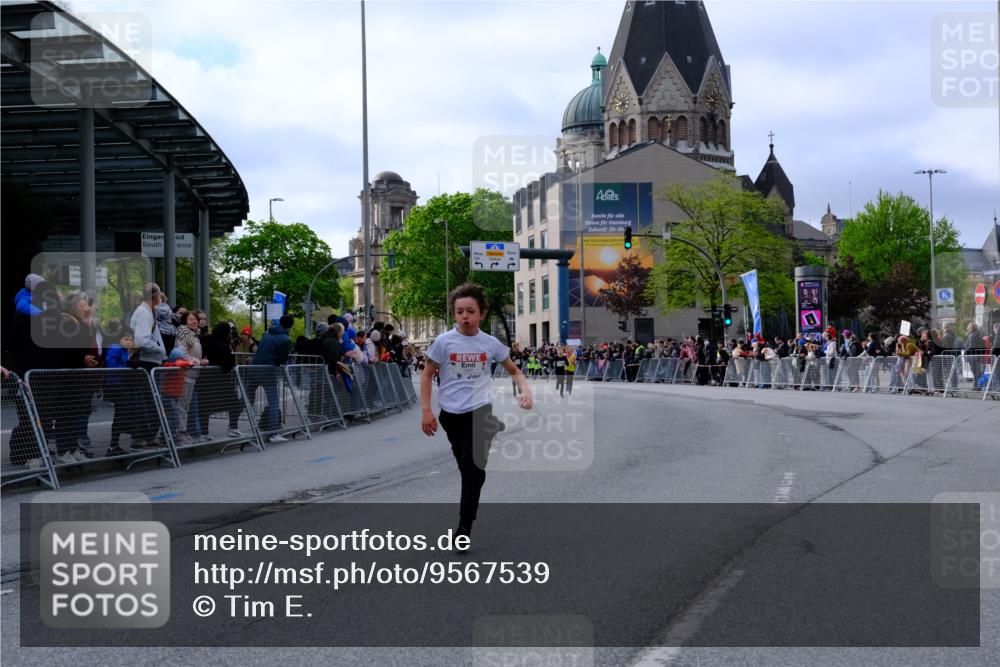 25.04.2026 - Das Zehntel Tim E. http://msf.ph/oto/9567539 25.04.2026 08:49:44 Ziel 1791, 1792, 2647, 2676, 3204, 3569, 3597, 4013, 4039, 4059 meine-sportfotos.de