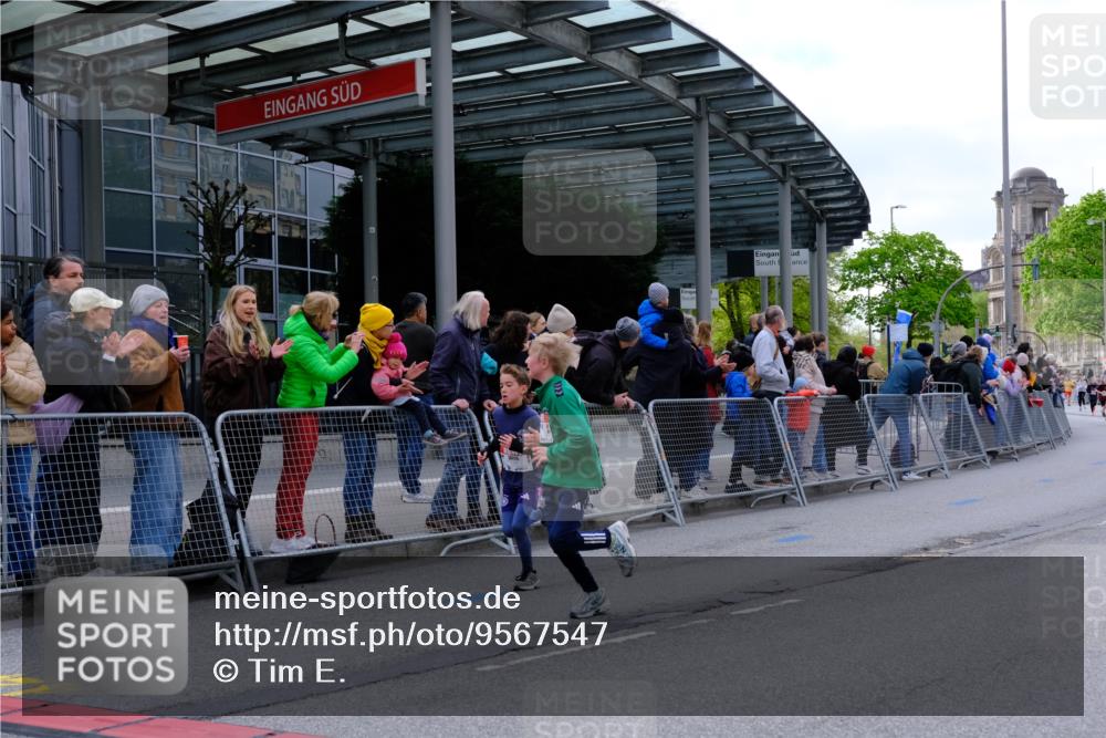 25.04.2026 - Das Zehntel Tim E. http://msf.ph/oto/9567547 25.04.2026 08:49:50 Ziel 1295, 1581, 3569, 3597, 3621, 3835, 4059 meine-sportfotos.de