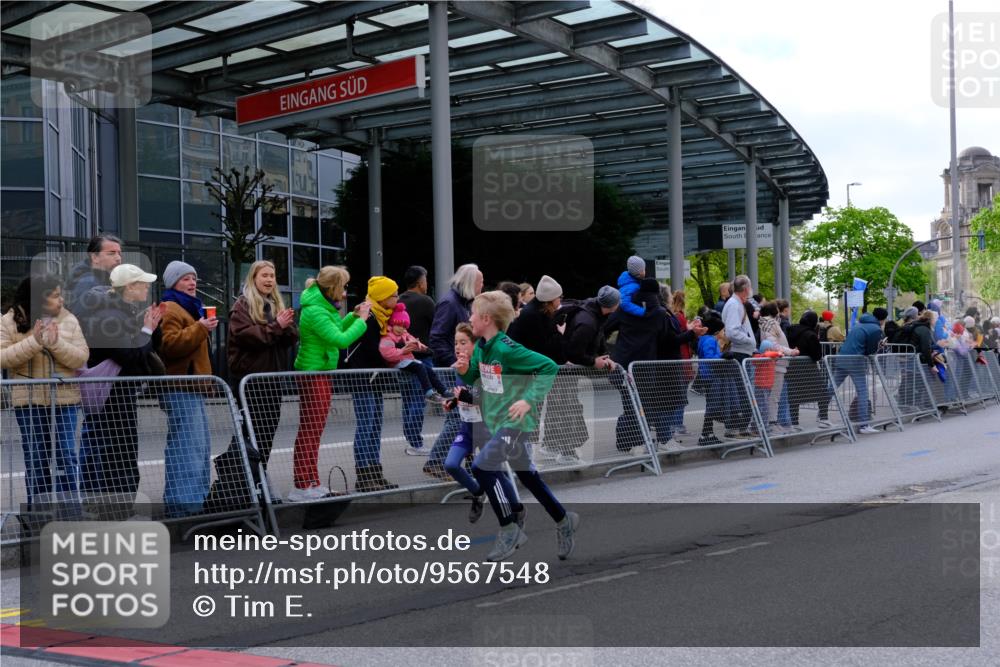 25.04.2026 - Das Zehntel Tim E. http://msf.ph/oto/9567548 25.04.2026 08:49:50 Ziel 1295, 1581, 3569, 3597, 3621, 3835, 4059 meine-sportfotos.de