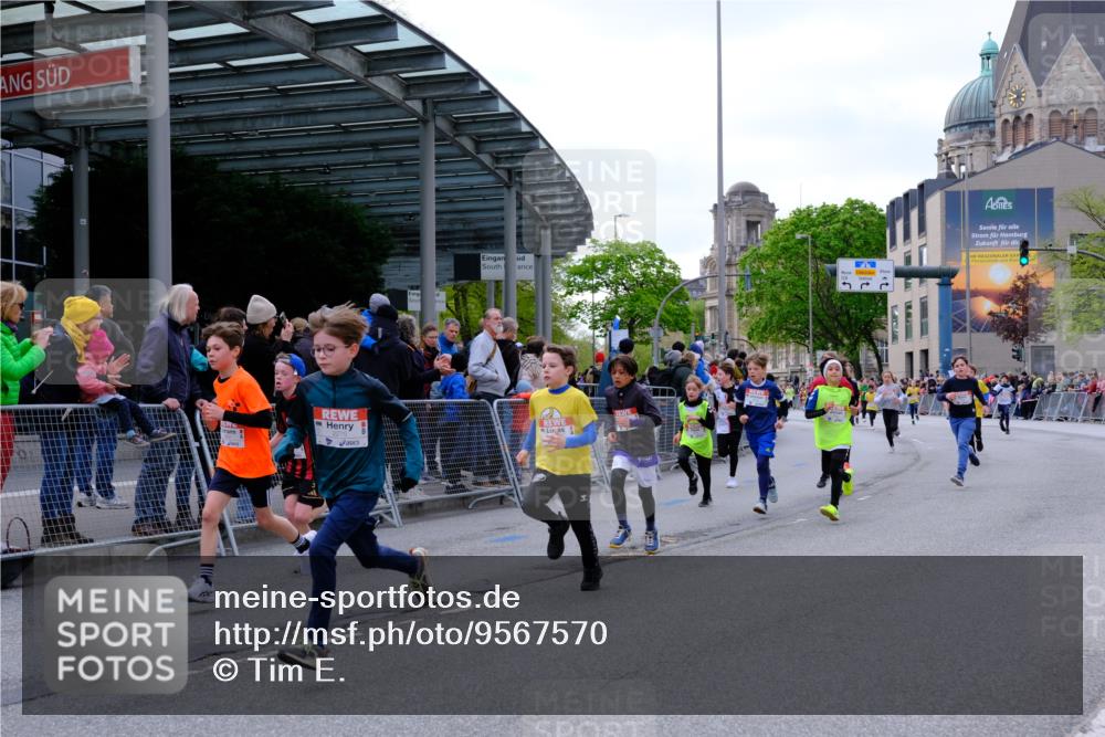 25.04.2026 - Das Zehntel Tim E. http://msf.ph/oto/9567570 25.04.2026 08:50:00 Ziel 1570, 1577, 1581, 1882, 1884, 1889, 2275, 2302, 2994, 3216, 3359, 3370, 3411, 3415, 3600, 3606, 3621, 3824, 3829, 3838 meine-sportfotos.de