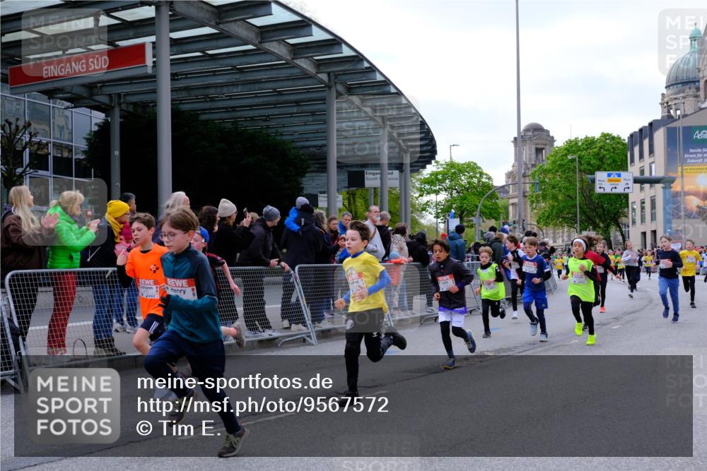 25.04.2026 - Das Zehntel Tim E. http://msf.ph/oto/9567572 25.04.2026 08:50:00 Ziel 1570, 1577, 1581, 1882, 1884, 1889, 2275, 2302, 2994, 3216, 3359, 3370, 3411, 3415, 3600, 3606, 3621, 3824, 3829, 3838 meine-sportfotos.de