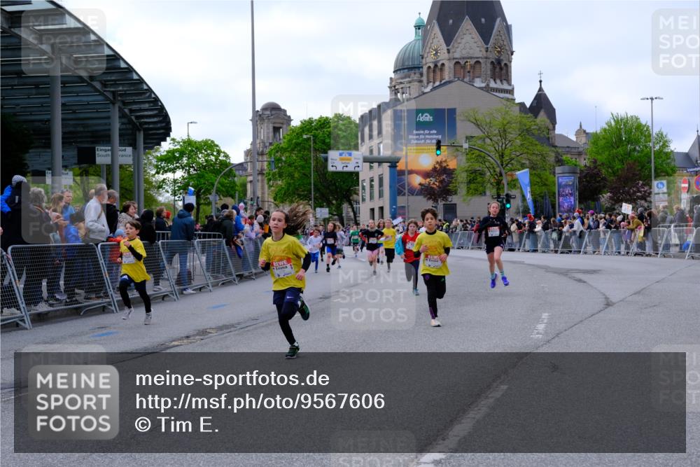25.04.2026 - Das Zehntel Tim E. http://msf.ph/oto/9567606 25.04.2026 08:50:10 Ziel 1577, 1702, 1882, 1889, 2302, 2329, 2334, 2726, 2731, 2812, 2817, 2994, 3564, 3607, 3701, 3829 meine-sportfotos.de