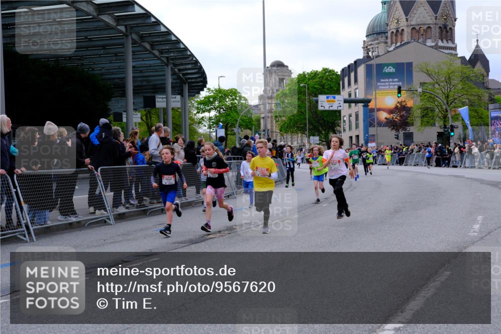 25.04.2026 - Das Zehntel Tim E. http://msf.ph/oto/9567620 25.04.2026 08:50:14 Ziel 1310, 1554, 1702, 2315, 2329, 2334, 2570, 2726, 2731, 2812, 2817, 3194, 3554, 3557, 3701, 4052 meine-sportfotos.de