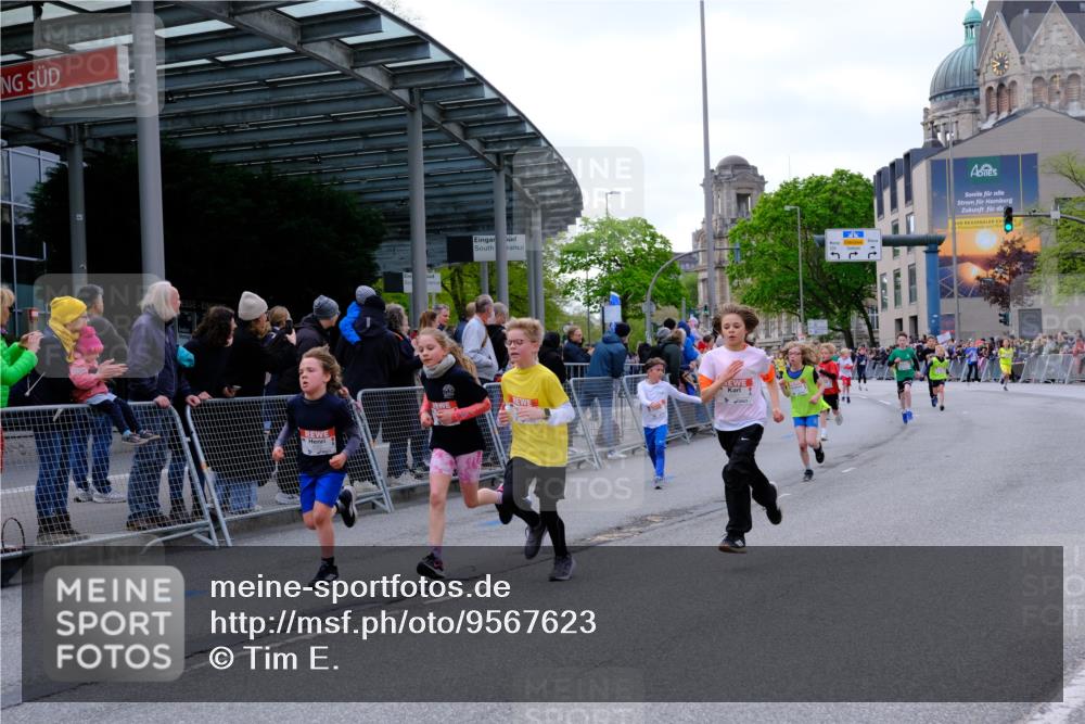 25.04.2026 - Das Zehntel Tim E. http://msf.ph/oto/9567623 25.04.2026 08:50:15 Ziel 1217, 1310, 1554, 1702, 2315, 2329, 2334, 2570, 2726, 2731, 2812, 2817, 3194, 3546, 3554, 3557, 3701, 4052 meine-sportfotos.de