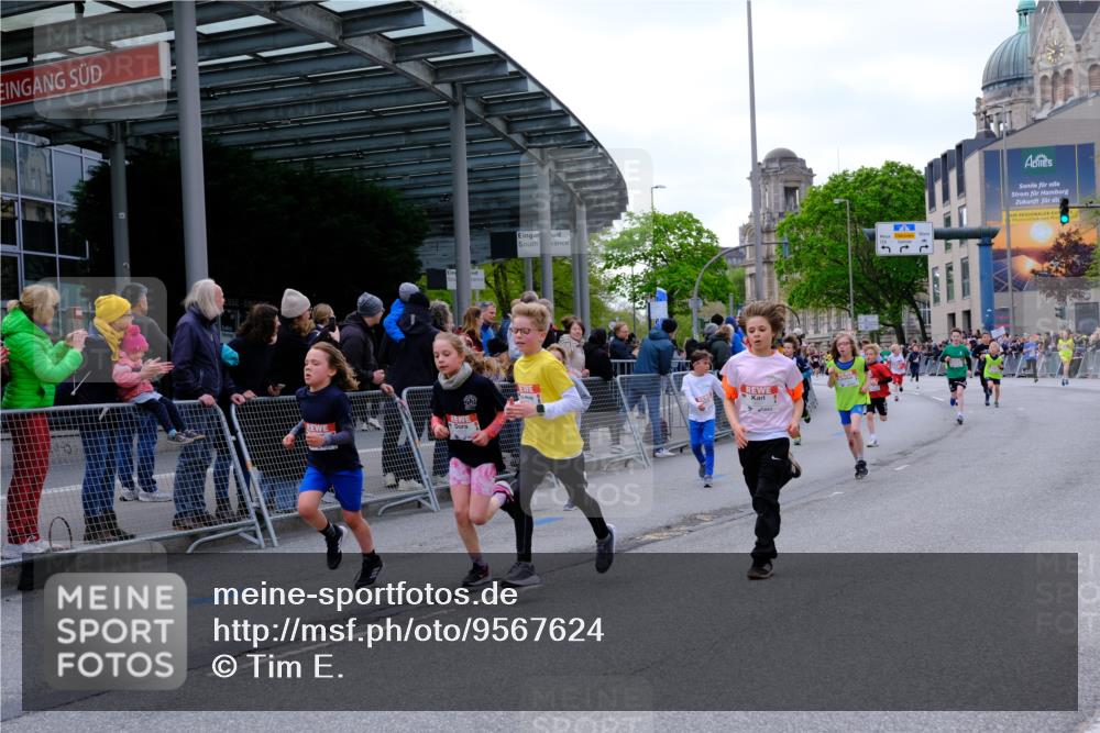 25.04.2026 - Das Zehntel Tim E. http://msf.ph/oto/9567624 25.04.2026 08:50:15 Ziel 1217, 1310, 1554, 1702, 2315, 2329, 2334, 2570, 2726, 2731, 2812, 2817, 3194, 3546, 3554, 3557, 3701, 4052 meine-sportfotos.de