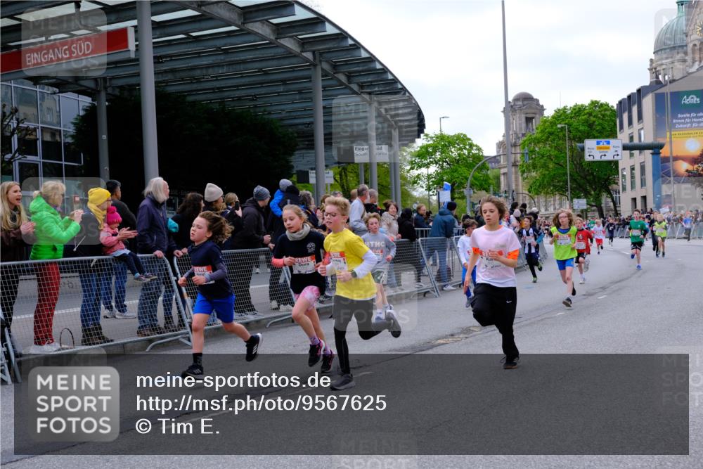 25.04.2026 - Das Zehntel Tim E. http://msf.ph/oto/9567625 25.04.2026 08:50:15 Ziel 1217, 1310, 1554, 1702, 2315, 2329, 2334, 2570, 2726, 2731, 2812, 2817, 3194, 3546, 3554, 3557, 3701, 4052 meine-sportfotos.de