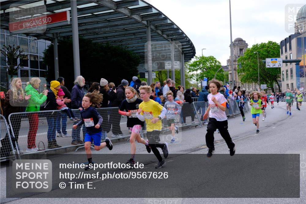 25.04.2026 - Das Zehntel Tim E. http://msf.ph/oto/9567626 25.04.2026 08:50:15 Ziel 1217, 1310, 1554, 1702, 2315, 2329, 2334, 2570, 2726, 2731, 2812, 2817, 3194, 3546, 3554, 3557, 3701, 4052 meine-sportfotos.de
