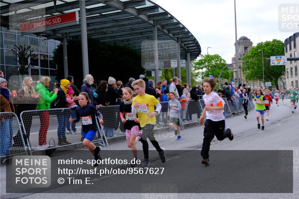 25.04.2026 - Das Zehntel Tim E. http://msf.ph/oto/9567627 25.04.2026 08:50:15 Ziel 1217, 1310, 1554, 1702, 2315, 2329, 2334, 2570, 2726, 2731, 2812, 2817, 3194, 3546, 3554, 3557, 3701, 4052 meine-sportfotos.de