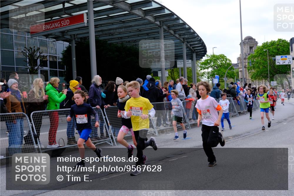 25.04.2026 - Das Zehntel Tim E. http://msf.ph/oto/9567628 25.04.2026 08:50:15 Ziel 1217, 1310, 1554, 1702, 2315, 2329, 2334, 2570, 2726, 2731, 2812, 2817, 3194, 3546, 3554, 3557, 3701, 4052 meine-sportfotos.de