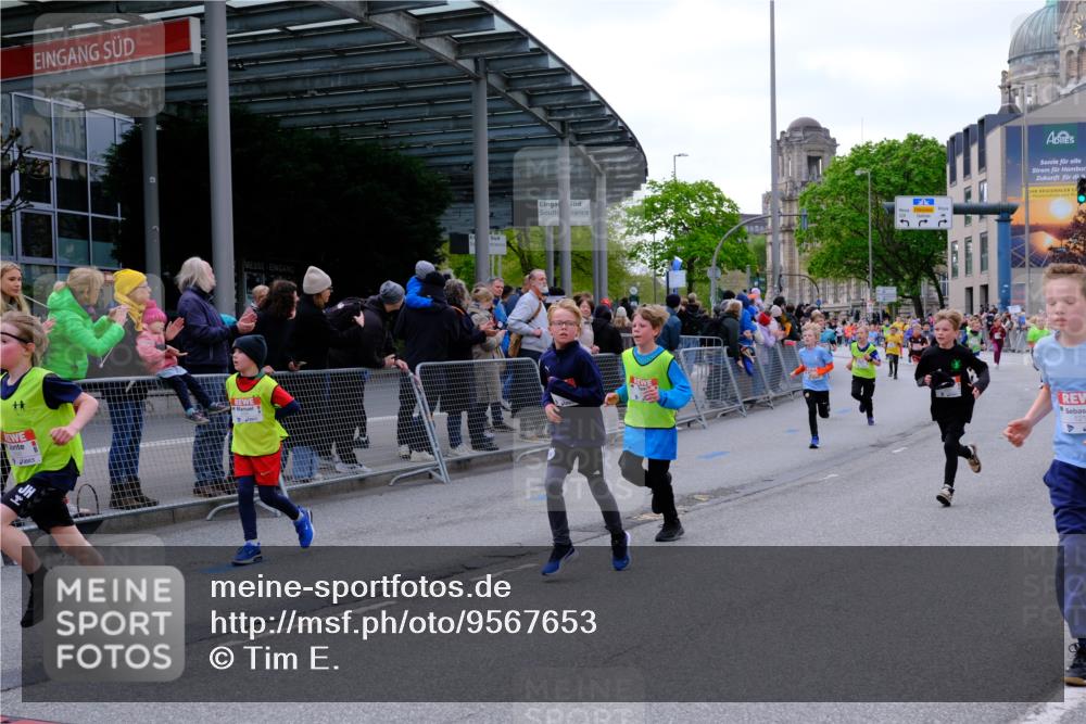 25.04.2026 - Das Zehntel Tim E. http://msf.ph/oto/9567653 25.04.2026 08:50:37 Ziel 1027, 1125, 1185, 1212, 1325, 1523, 1584, 1699, 1719, 1723, 2032, 2164, 2344, 2472, 2751, 2829, 2946, 3117, 3178, 3182, 3248, 3260, 3509, 3535, 3843, 4011 meine-sportfotos.de