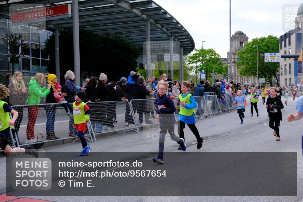 25.04.2026 - Das Zehntel Tim E. http://msf.ph/oto/9567654 25.04.2026 08:50:37 Ziel 1027, 1125, 1185, 1212, 1325, 1523, 1584, 1699, 1719, 1723, 2032, 2164, 2344, 2472, 2751, 2829, 2946, 3117, 3178, 3182, 3248, 3260, 3509, 3535, 3843, 4011 meine-sportfotos.de