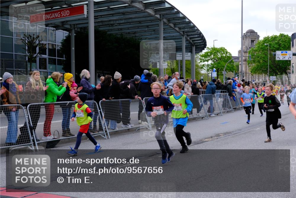 25.04.2026 - Das Zehntel Tim E. http://msf.ph/oto/9567656 25.04.2026 08:50:37 Ziel 1027, 1125, 1185, 1212, 1325, 1523, 1584, 1699, 1719, 1723, 2032, 2164, 2344, 2472, 2751, 2829, 2946, 3117, 3178, 3182, 3248, 3260, 3509, 3535, 3843, 4011 meine-sportfotos.de