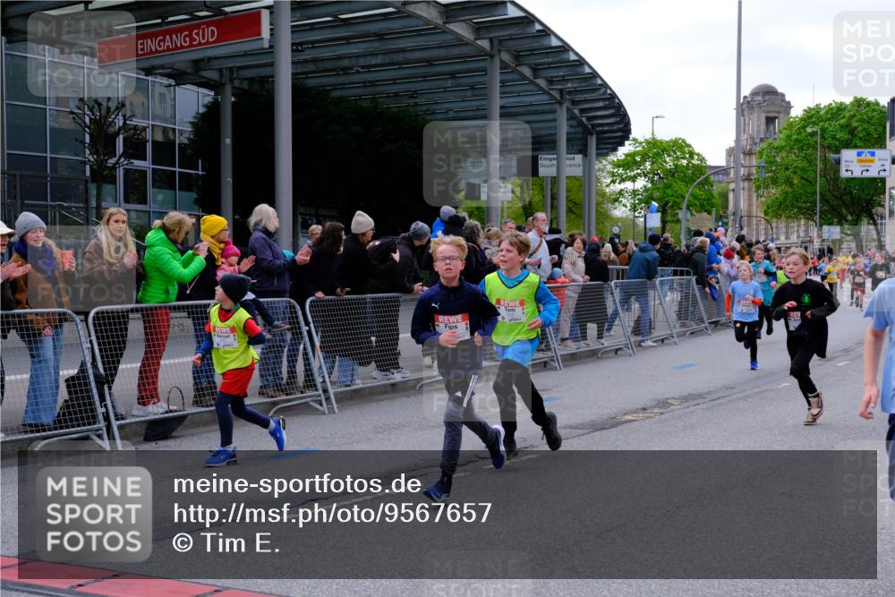 25.04.2026 - Das Zehntel Tim E. http://msf.ph/oto/9567657 25.04.2026 08:50:37 Ziel 1027, 1125, 1185, 1212, 1325, 1523, 1584, 1699, 1719, 1723, 2032, 2164, 2344, 2472, 2751, 2829, 2946, 3117, 3178, 3182, 3248, 3260, 3509, 3535, 3843, 4011 meine-sportfotos.de