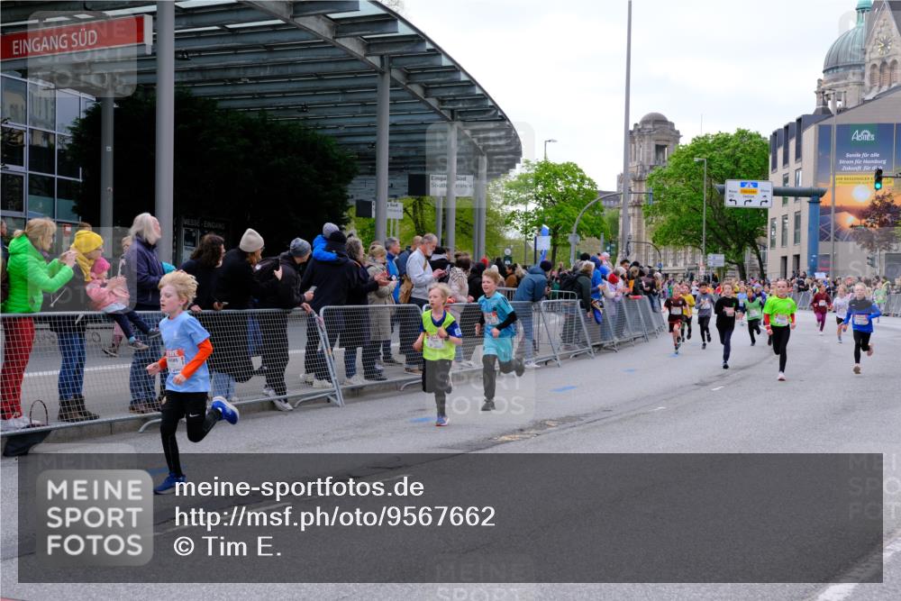 25.04.2026 - Das Zehntel Tim E. http://msf.ph/oto/9567662 25.04.2026 08:50:39 Ziel 1027, 1125, 1185, 1212, 1325, 1523, 1699, 1719, 1723, 1731, 2032, 2751, 2829, 2946, 3178, 3182, 3248, 3260, 3509, 3535, 3843, 4011 meine-sportfotos.de