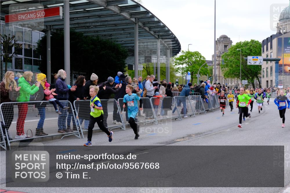 25.04.2026 - Das Zehntel Tim E. http://msf.ph/oto/9567668 25.04.2026 08:50:40 Ziel 1027, 1125, 1185, 1212, 1284, 1325, 1523, 1699, 1719, 1723, 1731, 2032, 2751, 2946, 3178, 3182, 3248, 3260, 3261, 3303, 3509, 3535, 3690, 3843, 3967, 4011 meine-sportfotos.de