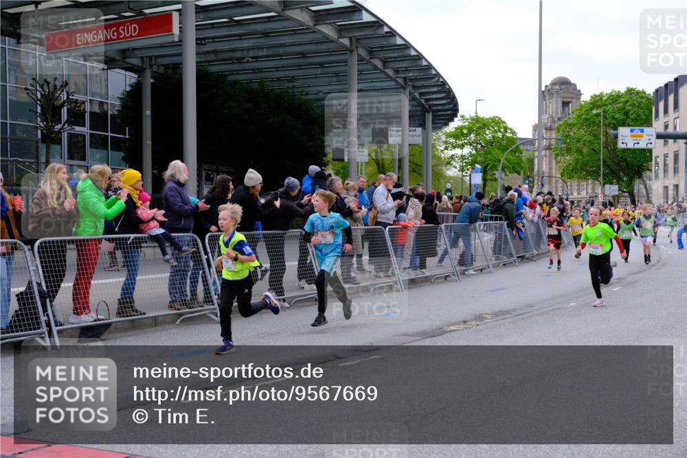25.04.2026 - Das Zehntel Tim E. http://msf.ph/oto/9567669 25.04.2026 08:50:40 Ziel 1027, 1125, 1185, 1212, 1284, 1325, 1523, 1699, 1719, 1723, 1731, 2032, 2751, 2946, 3178, 3182, 3248, 3260, 3261, 3303, 3509, 3535, 3690, 3843, 3967, 4011 meine-sportfotos.de