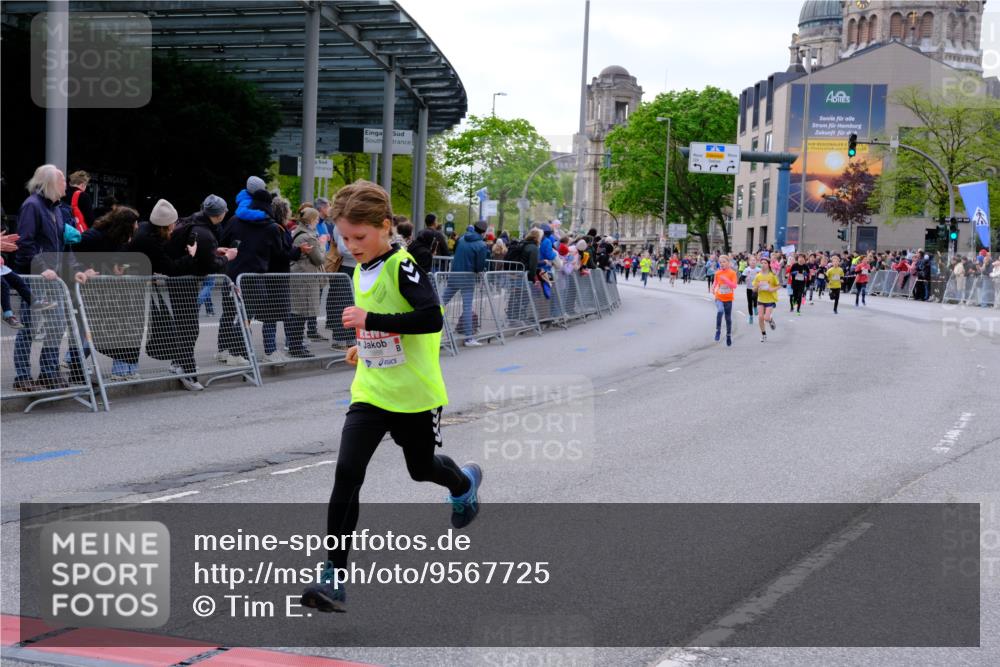 25.04.2026 - Das Zehntel Tim E. http://msf.ph/oto/9567725 25.04.2026 08:50:51 Ziel 1197, 1200, 1284, 1731, 1888, 1987, 2656, 2806, 2820, 3215, 3261, 3303, 3309, 3330, 3627, 3690, 3967, 3978 meine-sportfotos.de