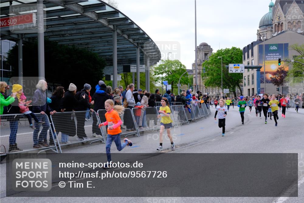 25.04.2026 - Das Zehntel Tim E. http://msf.ph/oto/9567726 25.04.2026 08:50:55 Ziel 1197, 1542, 1729, 1739, 1888, 2656, 2800, 2806, 2820, 3097, 3215, 3309, 3330, 3461, 3627, 3978 meine-sportfotos.de