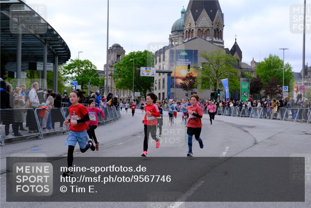 25.04.2026 - Das Zehntel Tim E. http://msf.ph/oto/9567746 25.04.2026 08:51:00 Ziel 1542, 1729, 1739, 2162, 2169, 2598, 2616, 2624, 2800, 2894, 3097, 3461, 3570, 3648, 3978, 4015 meine-sportfotos.de