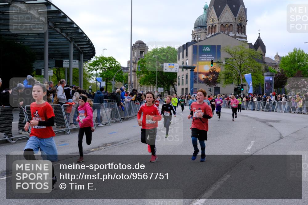 25.04.2026 - Das Zehntel Tim E. http://msf.ph/oto/9567751 25.04.2026 08:51:00 Ziel 1542, 1729, 1739, 2162, 2169, 2598, 2616, 2624, 2800, 2894, 3097, 3461, 3570, 3648, 3978, 4015 meine-sportfotos.de