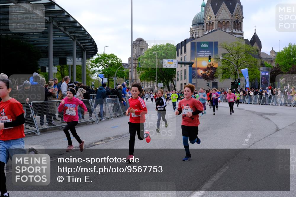25.04.2026 - Das Zehntel Tim E. http://msf.ph/oto/9567753 25.04.2026 08:51:00 Ziel 1542, 1729, 1739, 2162, 2169, 2598, 2616, 2624, 2800, 2894, 3097, 3461, 3570, 3648, 3978, 4015 meine-sportfotos.de