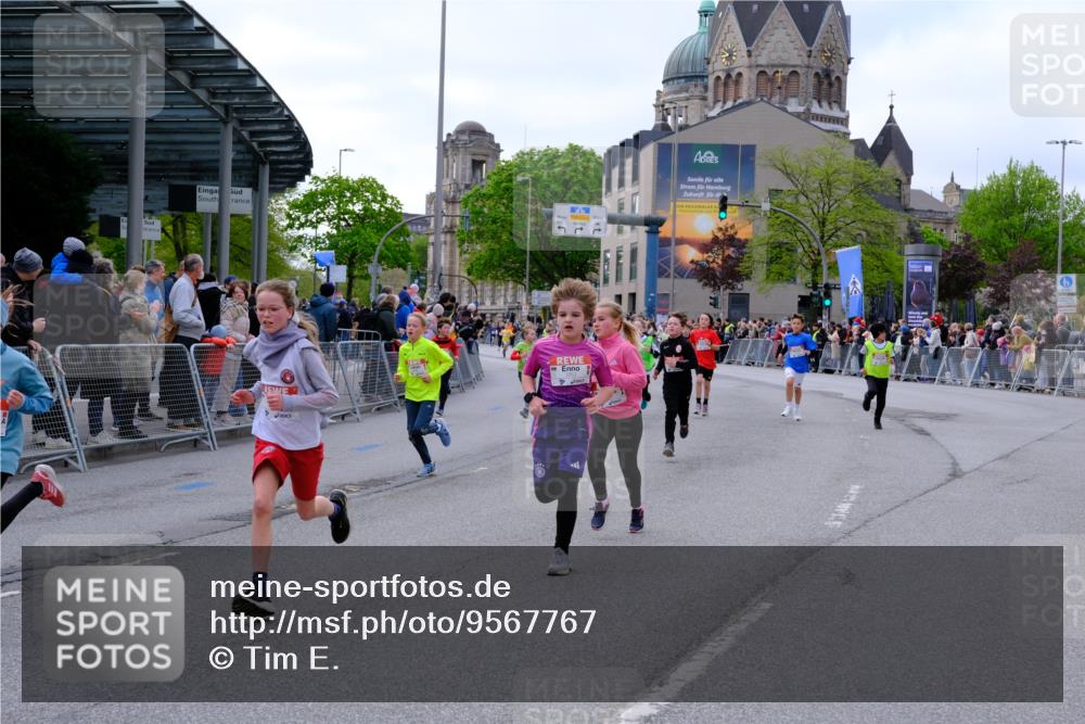25.04.2026 - Das Zehntel Tim E. http://msf.ph/oto/9567767 25.04.2026 08:51:04 Ziel 1542, 1729, 1739, 2066, 2149, 2162, 2169, 2312, 2313, 2320, 2338, 2598, 2616, 2624, 2800, 2894, 3097, 3229, 3332, 3352, 3382, 3461, 3570, 3648, 3921, 3933, 4015 meine-sportfotos.de