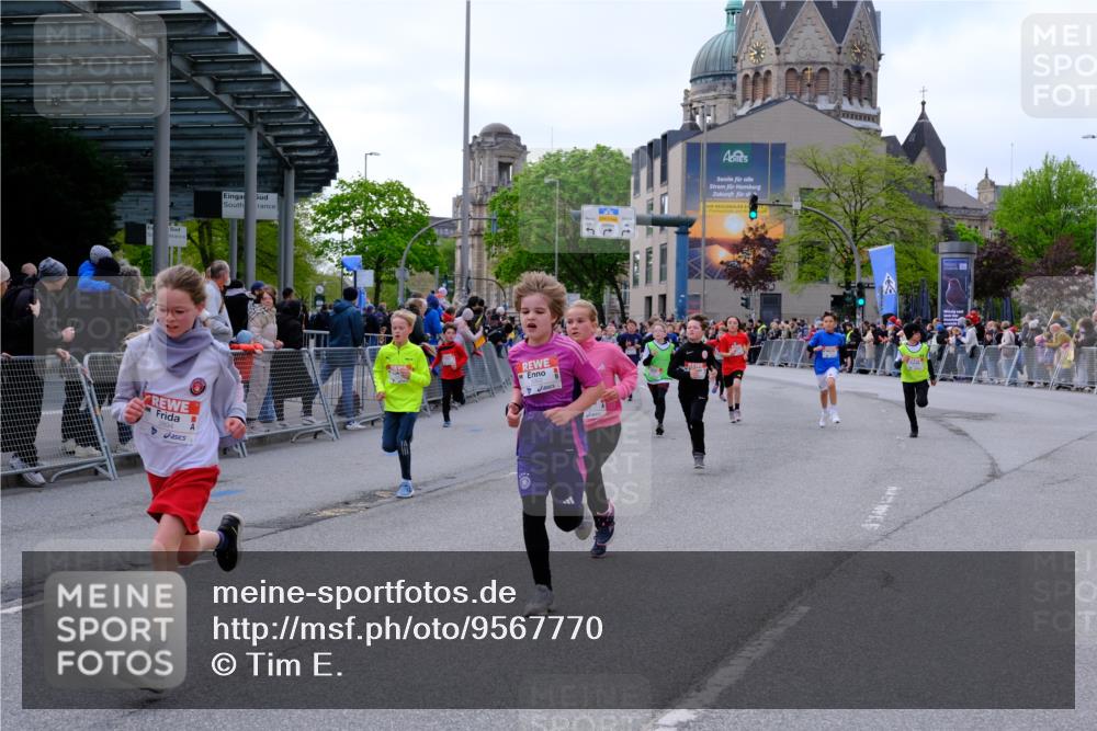 25.04.2026 - Das Zehntel Tim E. http://msf.ph/oto/9567770 25.04.2026 08:51:05 Ziel 1542, 1729, 1739, 2066, 2149, 2162, 2169, 2312, 2313, 2320, 2338, 2598, 2616, 2624, 2671, 2894, 3097, 3229, 3332, 3352, 3382, 3461, 3570, 3648, 3921, 3933, 4015 meine-sportfotos.de
