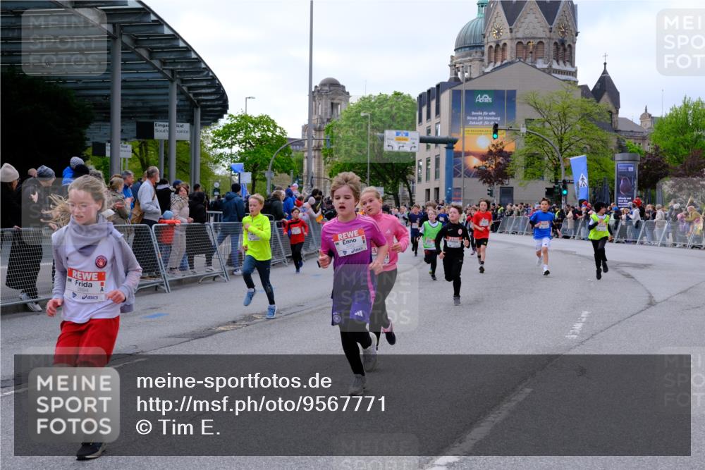 25.04.2026 - Das Zehntel Tim E. http://msf.ph/oto/9567771 25.04.2026 08:51:05 Ziel 1542, 1729, 1739, 2066, 2149, 2162, 2169, 2312, 2313, 2320, 2338, 2598, 2616, 2624, 2671, 2894, 3097, 3229, 3332, 3352, 3382, 3461, 3570, 3648, 3921, 3933, 4015 meine-sportfotos.de