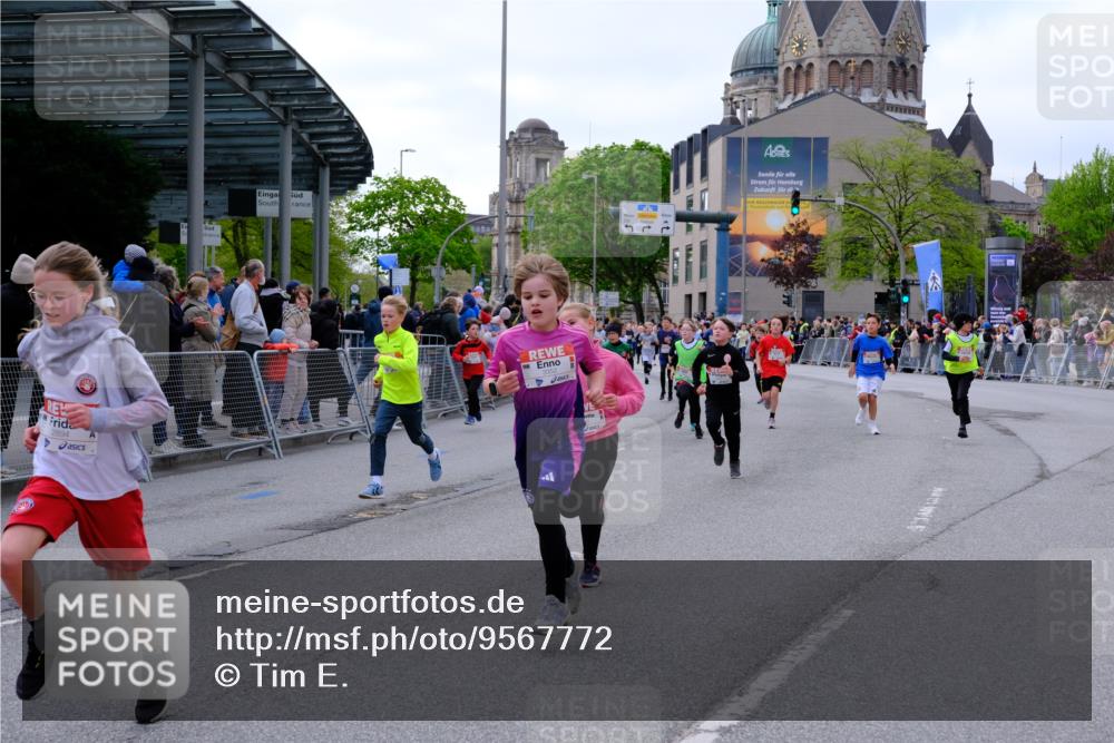 25.04.2026 - Das Zehntel Tim E. http://msf.ph/oto/9567772 25.04.2026 08:51:05 Ziel 1542, 1729, 1739, 2066, 2149, 2162, 2169, 2312, 2313, 2320, 2338, 2598, 2616, 2624, 2671, 2894, 3097, 3229, 3332, 3352, 3382, 3461, 3570, 3648, 3921, 3933, 4015 meine-sportfotos.de