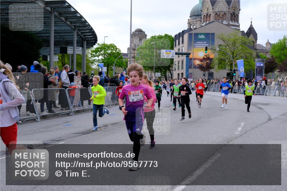 25.04.2026 - Das Zehntel Tim E. http://msf.ph/oto/9567773 25.04.2026 08:51:05 Ziel 1542, 1729, 1739, 2066, 2149, 2162, 2169, 2312, 2313, 2320, 2338, 2598, 2616, 2624, 2671, 2894, 3097, 3229, 3332, 3352, 3382, 3461, 3570, 3648, 3921, 3933, 4015 meine-sportfotos.de