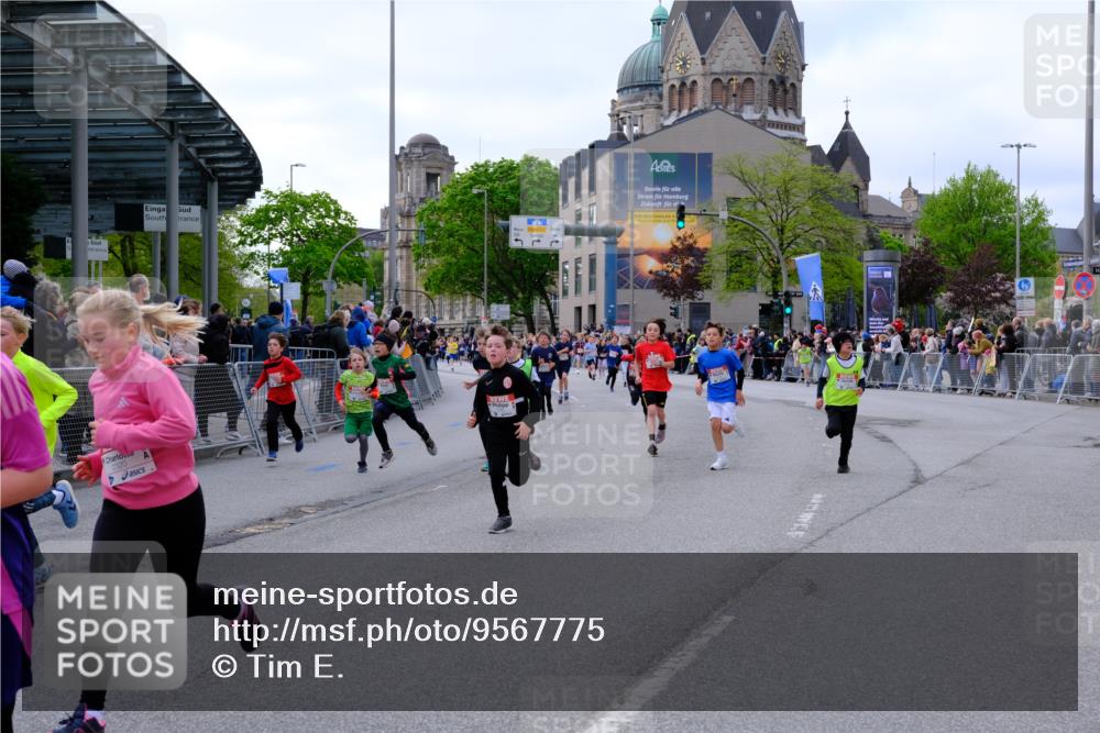 25.04.2026 - Das Zehntel Tim E. http://msf.ph/oto/9567775 25.04.2026 08:51:06 Ziel 1282, 1542, 1729, 1739, 2066, 2149, 2162, 2169, 2312, 2313, 2320, 2338, 2598, 2616, 2624, 2671, 2894, 3097, 3229, 3332, 3352, 3382, 3570, 3648, 3921, 3933, 4015 meine-sportfotos.de