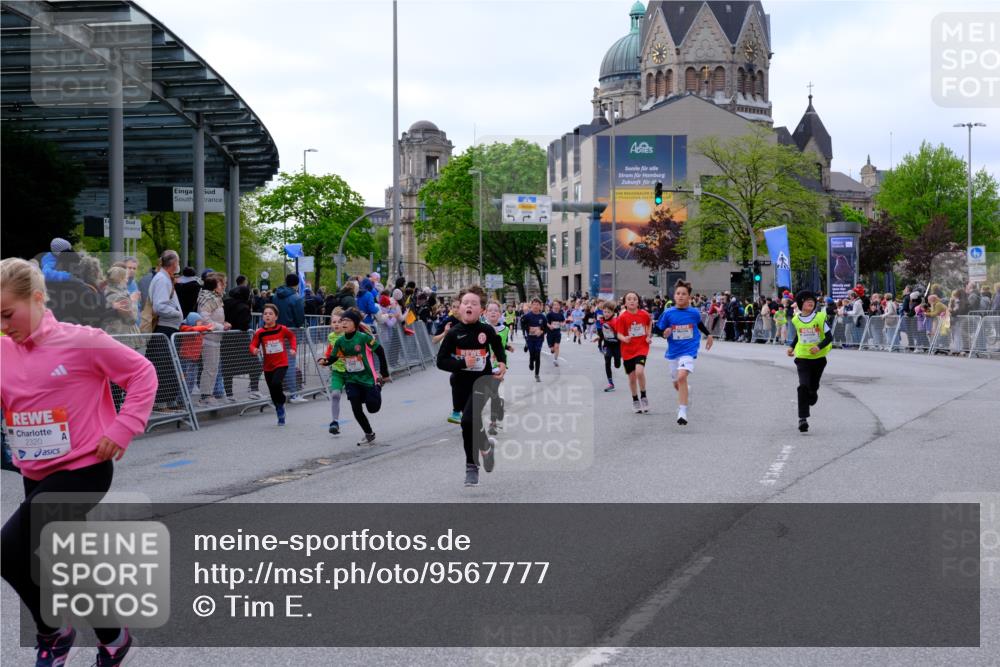25.04.2026 - Das Zehntel Tim E. http://msf.ph/oto/9567777 25.04.2026 08:51:06 Ziel 1282, 1542, 1729, 1739, 2066, 2149, 2162, 2169, 2312, 2313, 2320, 2338, 2598, 2616, 2624, 2671, 2894, 3097, 3229, 3332, 3352, 3382, 3570, 3648, 3921, 3933, 4015 meine-sportfotos.de