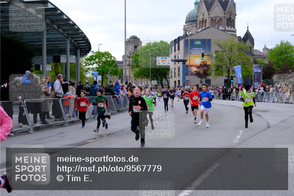 25.04.2026 - Das Zehntel Tim E. http://msf.ph/oto/9567779 25.04.2026 08:51:06 Ziel 1282, 1542, 1729, 1739, 2066, 2149, 2162, 2169, 2312, 2313, 2320, 2338, 2598, 2616, 2624, 2671, 2894, 3097, 3229, 3332, 3352, 3382, 3570, 3648, 3921, 3933, 4015 meine-sportfotos.de