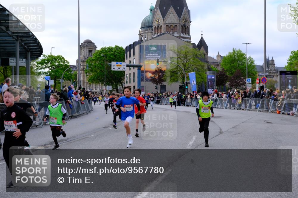 25.04.2026 - Das Zehntel Tim E. http://msf.ph/oto/9567780 25.04.2026 08:51:07 Ziel 1282, 1729, 1739, 2066, 2149, 2162, 2169, 2312, 2313, 2320, 2338, 2598, 2616, 2624, 2671, 2894, 3097, 3229, 3332, 3352, 3382, 3570, 3648, 3921, 3933, 4015 meine-sportfotos.de