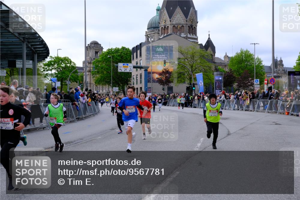 25.04.2026 - Das Zehntel Tim E. http://msf.ph/oto/9567781 25.04.2026 08:51:07 Ziel 1282, 1729, 1739, 2066, 2149, 2162, 2169, 2312, 2313, 2320, 2338, 2598, 2616, 2624, 2671, 2894, 3097, 3229, 3332, 3352, 3382, 3570, 3648, 3921, 3933, 4015 meine-sportfotos.de