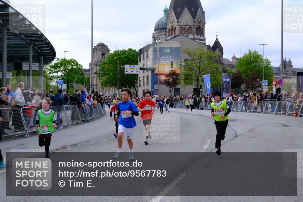 25.04.2026 - Das Zehntel Tim E. http://msf.ph/oto/9567783 25.04.2026 08:51:07 Ziel 1282, 1729, 1739, 2066, 2149, 2162, 2169, 2312, 2313, 2320, 2338, 2598, 2616, 2624, 2671, 2894, 3097, 3229, 3332, 3352, 3382, 3570, 3648, 3921, 3933, 4015 meine-sportfotos.de