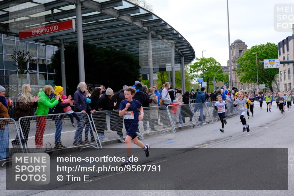 25.04.2026 - Das Zehntel Tim E. http://msf.ph/oto/9567791 25.04.2026 08:51:12 Ziel 1279, 1282, 2066, 2149, 2161, 2162, 2312, 2313, 2320, 2338, 2671, 2761, 2894, 3190, 3229, 3241, 3332, 3352, 3382, 3407, 3421, 3570, 3572, 3807, 3921, 3933, 4040 meine-sportfotos.de