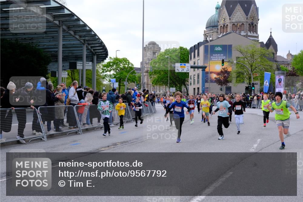 25.04.2026 - Das Zehntel Tim E. http://msf.ph/oto/9567792 25.04.2026 08:51:14 Ziel 1017, 1018, 1279, 1281, 1282, 1286, 1840, 1974, 2066, 2149, 2161, 2312, 2313, 2338, 2671, 2761, 3116, 3190, 3227, 3229, 3241, 3332, 3382, 3407, 3421, 3572, 3675, 3807, 3921, 3933, 4040 meine-sportfotos.de