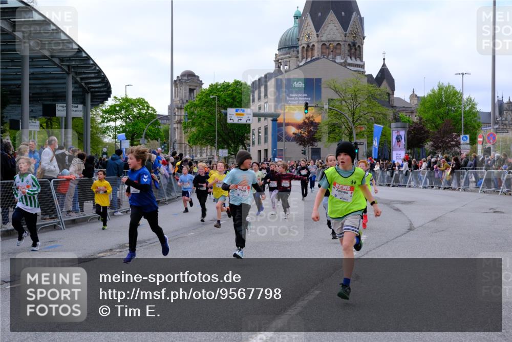 25.04.2026 - Das Zehntel Tim E. http://msf.ph/oto/9567798 25.04.2026 08:51:15 Ziel 1017, 1018, 1198, 1279, 1281, 1282, 1286, 1840, 1974, 2149, 2161, 2312, 2313, 2338, 2671, 2729, 2761, 2966, 3116, 3190, 3227, 3229, 3241, 3332, 3335, 3382, 3407, 3421, 3572, 3675, 3807, 3921, 3933, 4040 meine-sportfotos.de